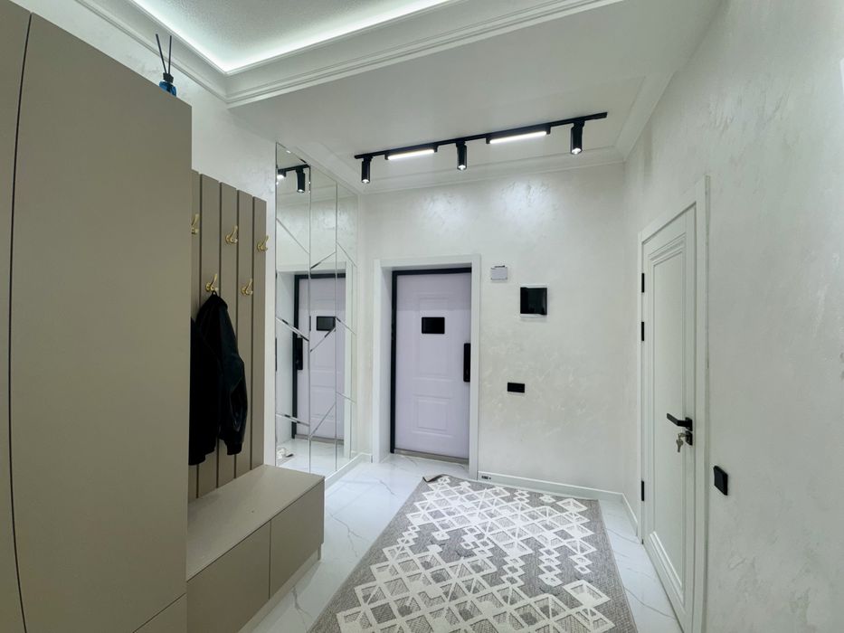 4х комнатная квартира, на 4 этаже. Гагарина.