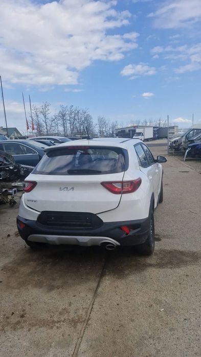 Dezmembram Kia Stonic an 2024 motor 1.2 benzina