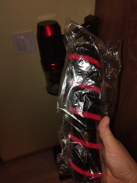 Aspirator Myria vertical cumparat de 3 luni ,folosit puțin