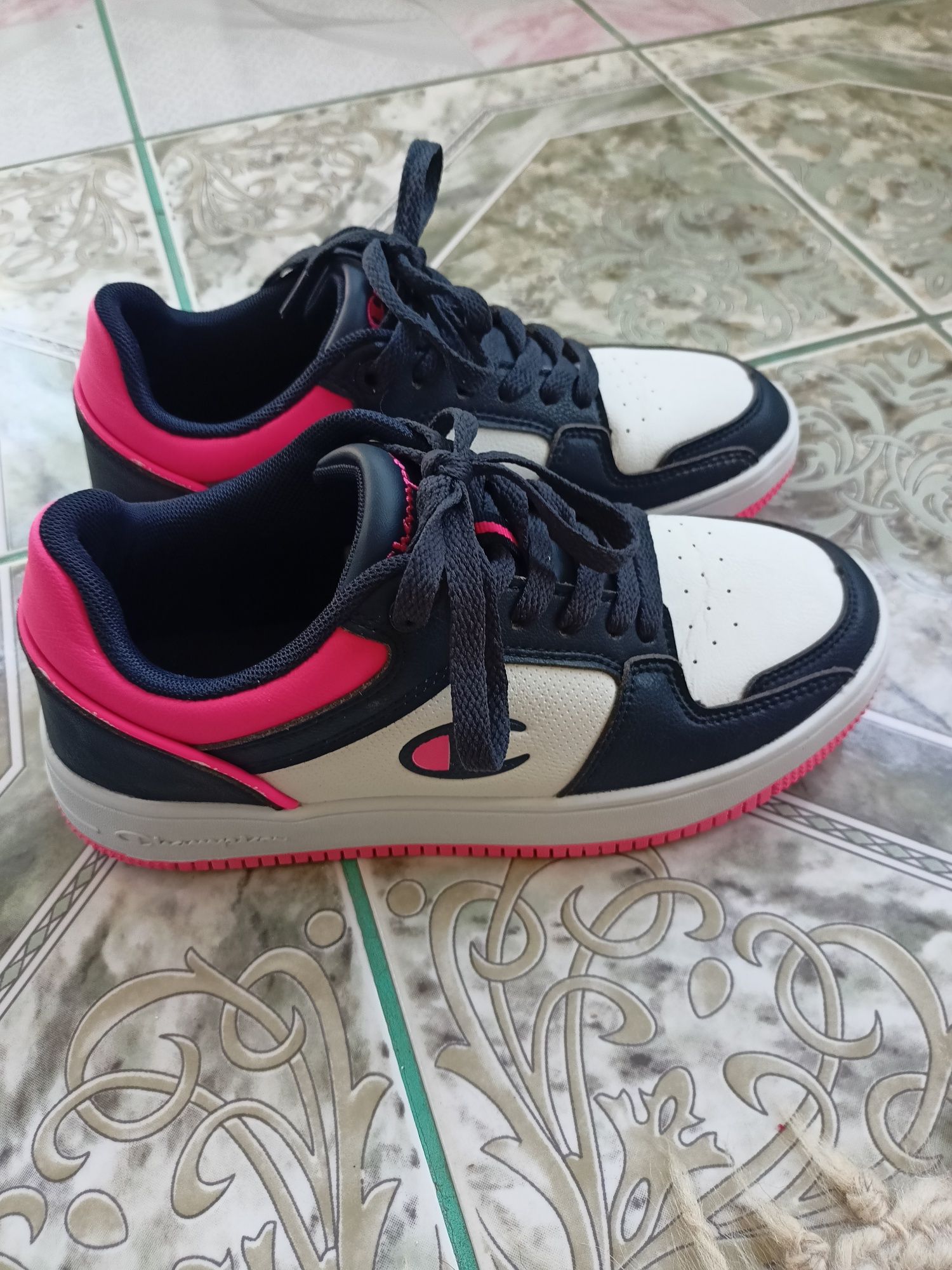 Vand  sneakers champion originali  dama marimea 36