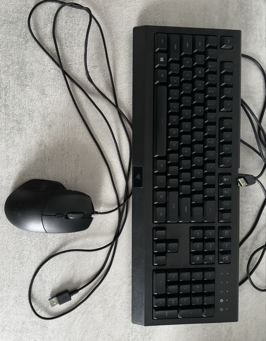 Vand Tastatura si Mouse Razer