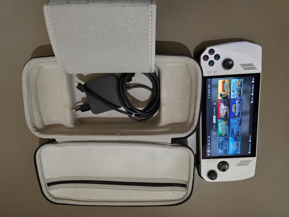 Consola jocuri - Asus Rog Ally Z1 Extreme + Casti earbuds Skullcandy