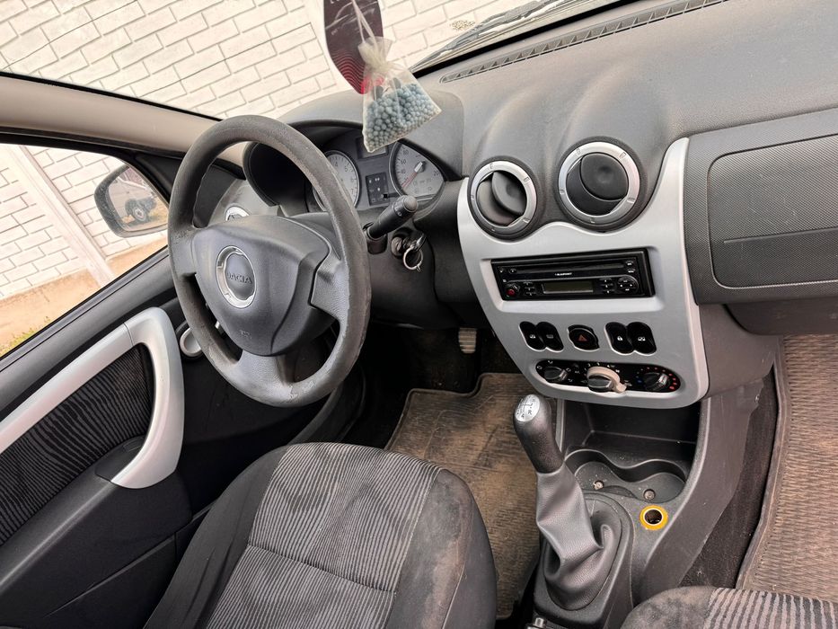 Dezmembrez Dacia Sandero 1.6 benzina 2009