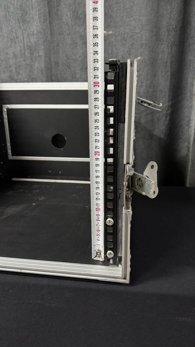 Кейс 5U + място за пулт (flightcase)