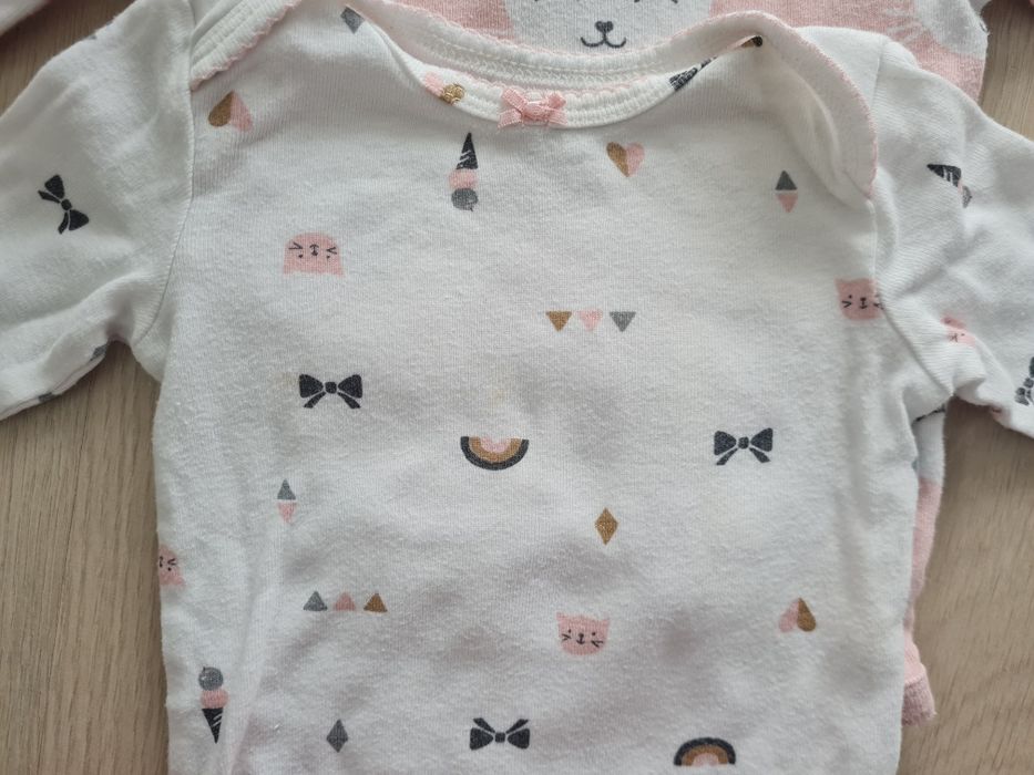 Lot 10 body-uri Carter's 6 luni (mărimea 74)