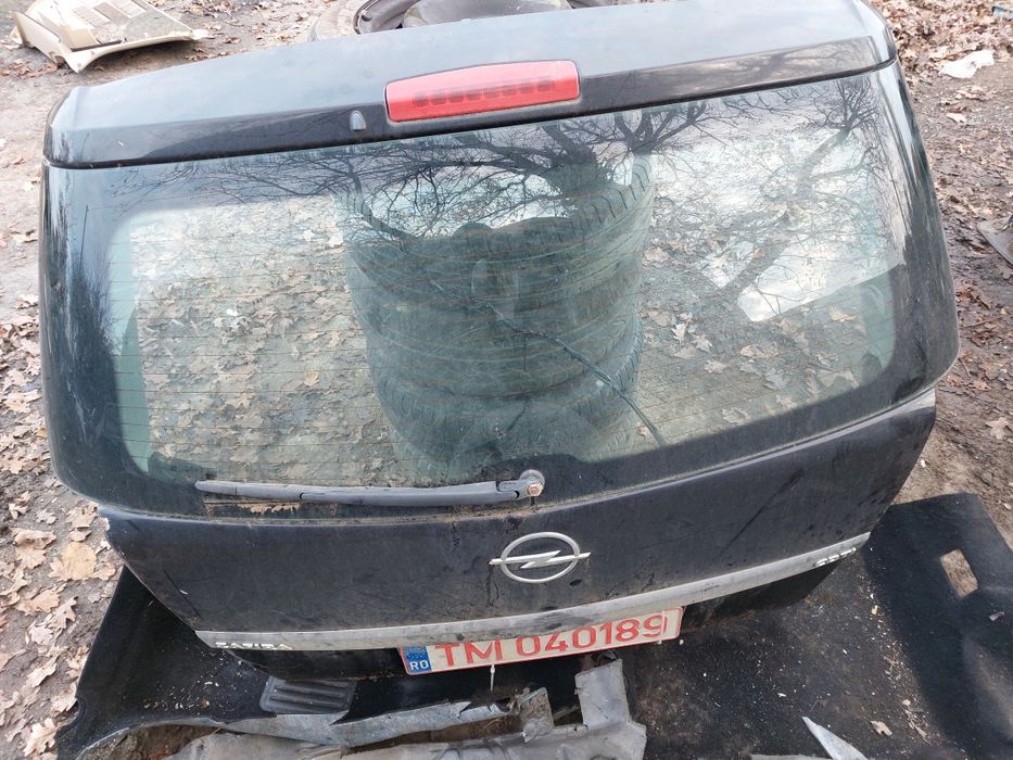 Hayon cu luneta opel zafira B an 2007