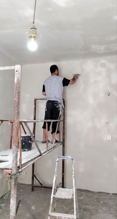 Zugrav servici premiu