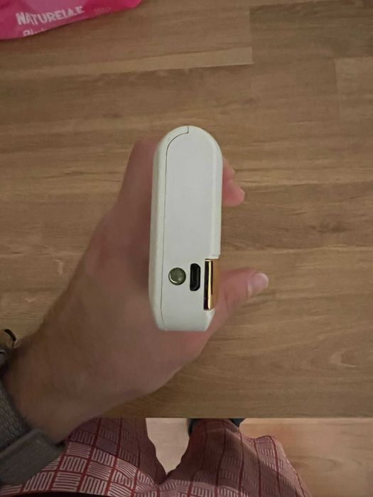 Baterie externa 30000mAh, 3 porturi incarcare, lanterna, culoare alb