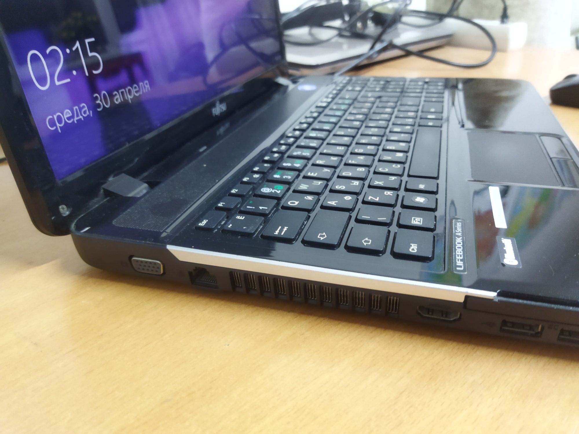 Ноутбук Fujitsu Siemens, Core i3, ddr 4 gb, 120ссд диск