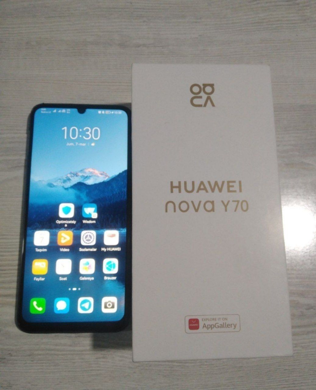 Huawei Y70 yangi holatda