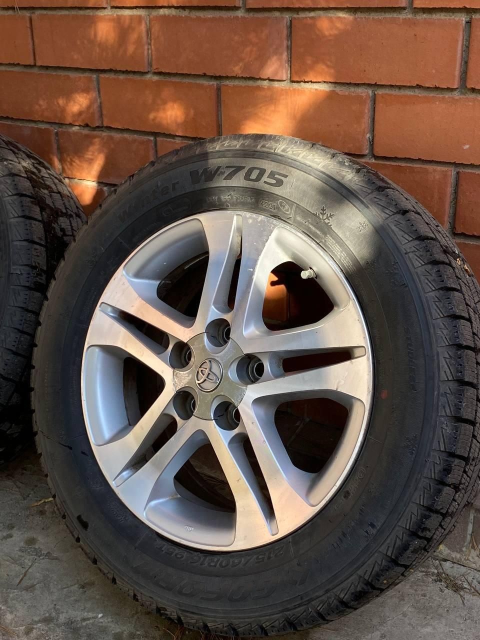 Продам шины с дисками 215/60/R16