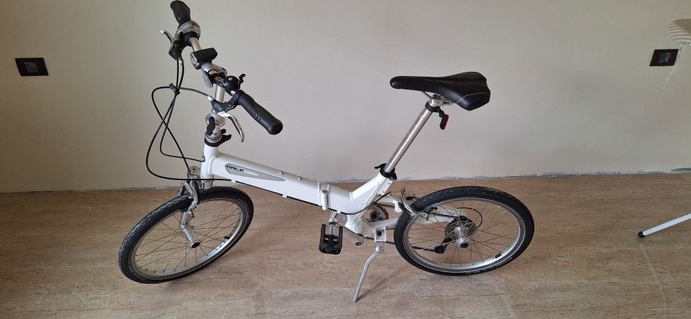 Bicicleta plabila Giant din aluminiu model deosebit