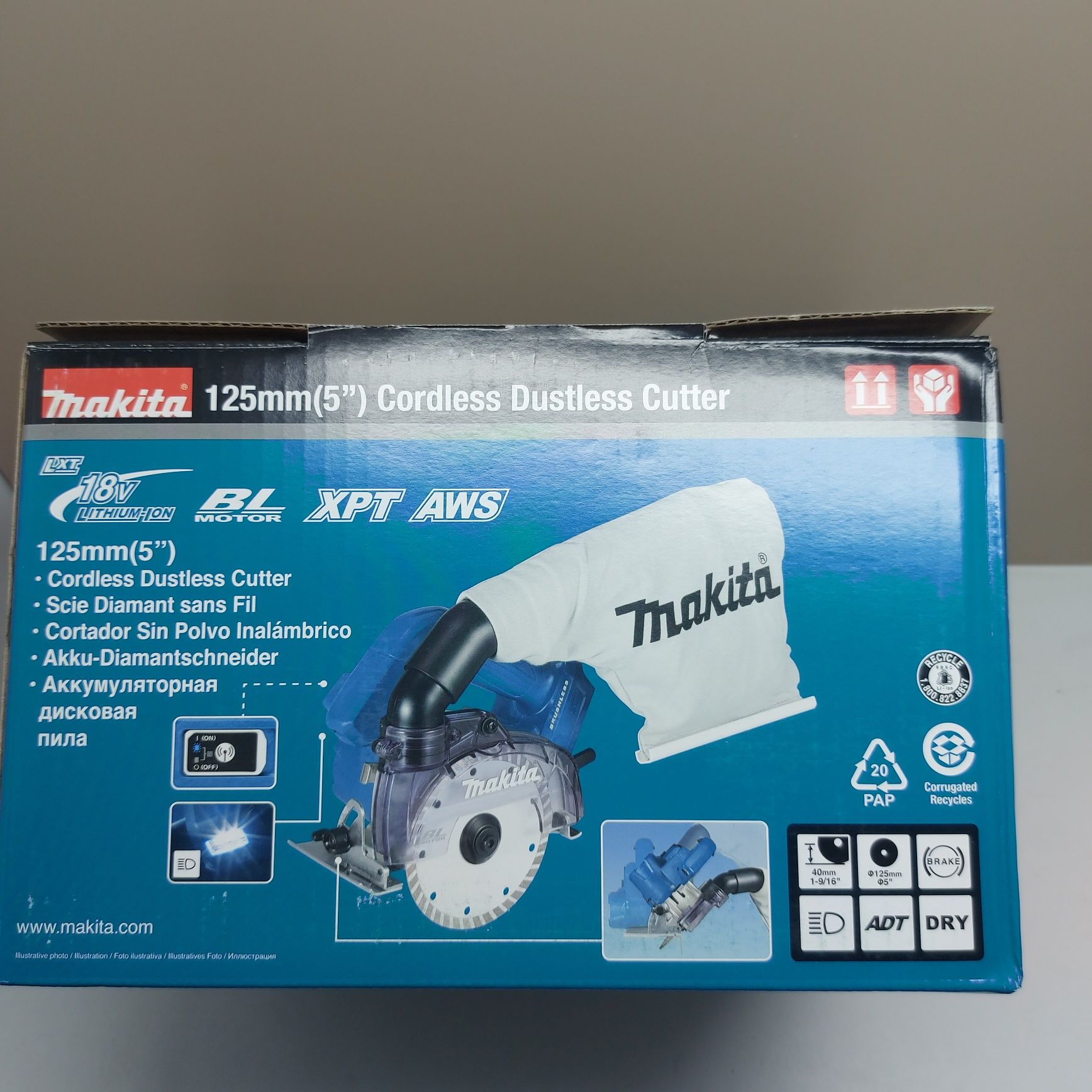 Акумулаторна машина за рязане на плочки и камък Makita DCC500Z