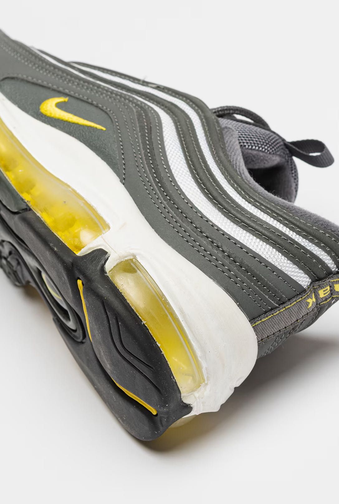 Дамски снейкъри Nike Air Max 97