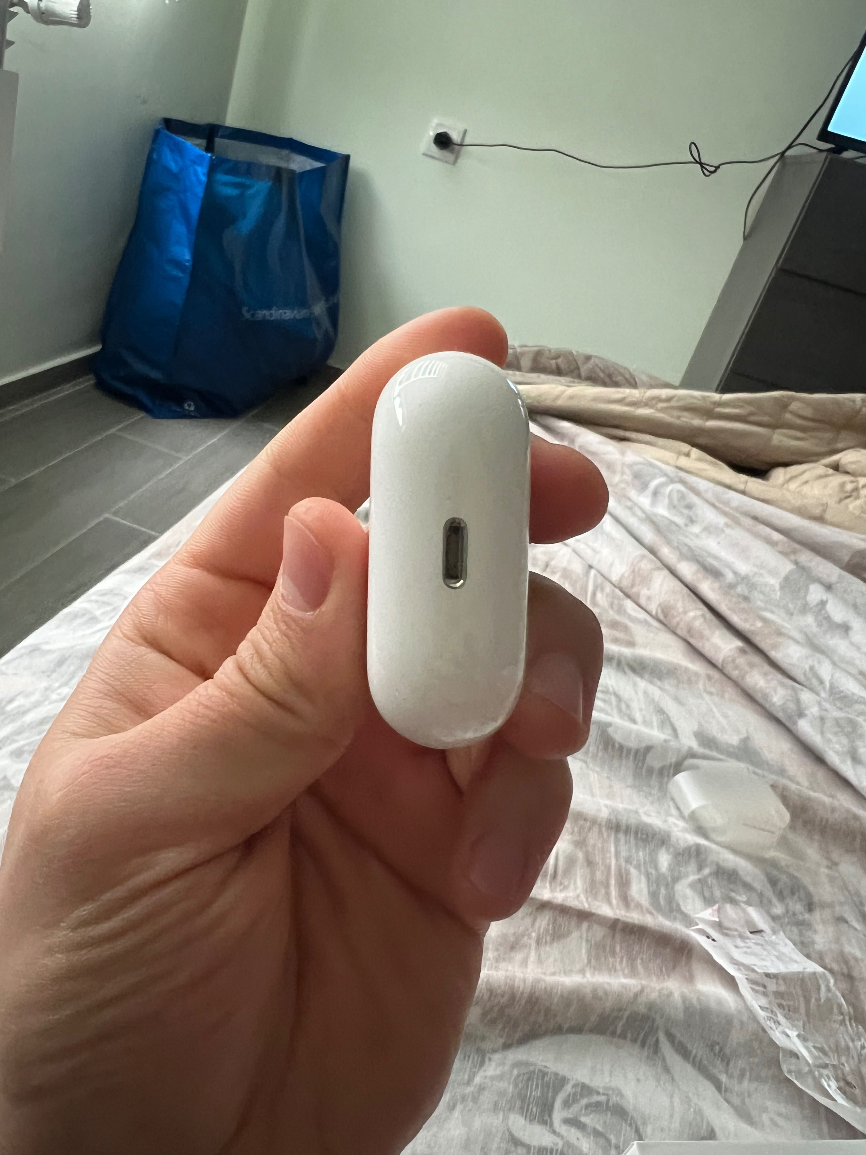 Apple Airpods 3rd generation with MagSafe Charging case