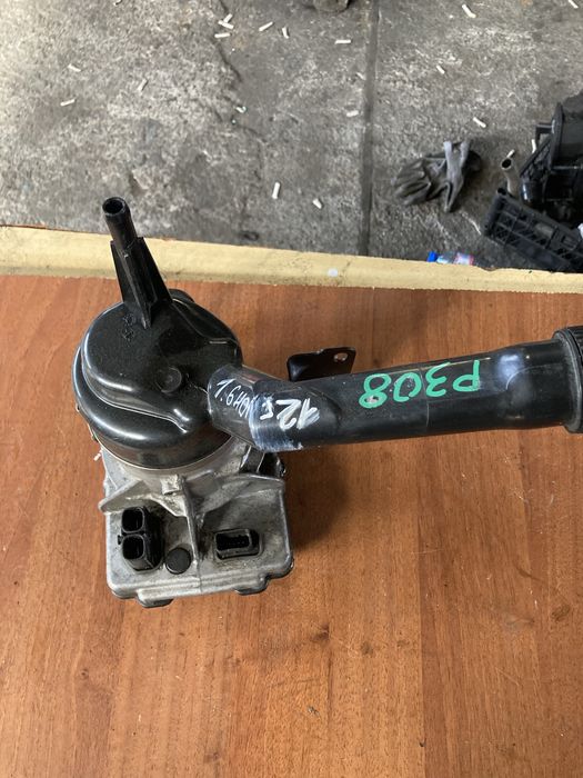 Peugeot 308 1.6 hdi 2012 година Ел Хидравлична Помпа