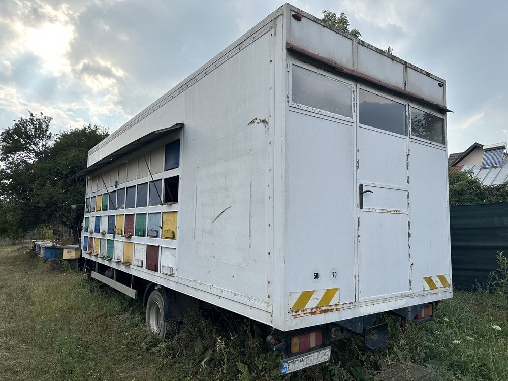 Camion apicol Mercedes Atego