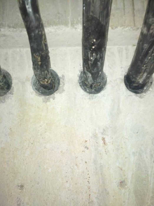 Гидроизоляция мест ввода коммуникаций Остановка активных течей