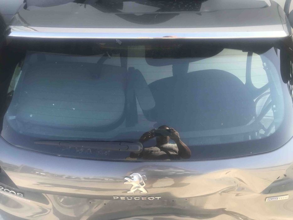 Задно Стъкло Peugeot 2008