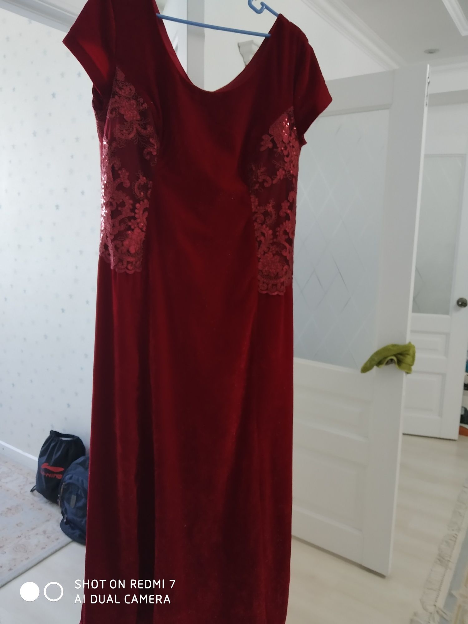 Новое Велюровое платье 52 р