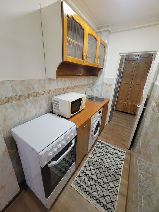 Închiriez Garsoniera