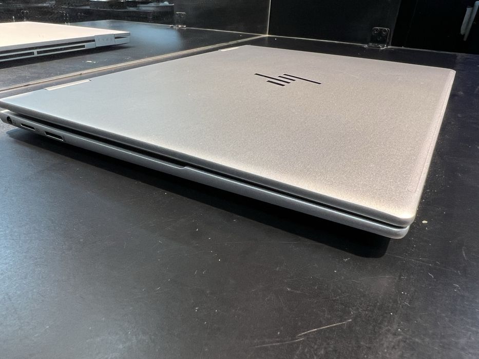 hp envy x360 2-in-1  core i7   8/512