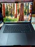Vând MacBook max m4