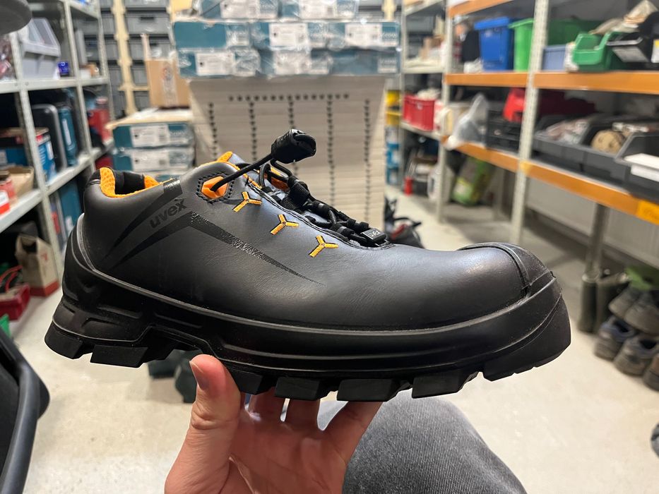 Vând Pantofi de protecție, 42, uvex VIBRAM S3 HI SRC 65222