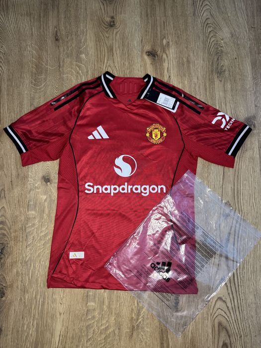 Man United Home Kit – Bruno Fernandes