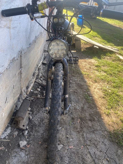 Bicicleta cu motor 100cc