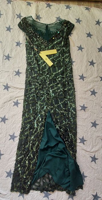 Нарядное вечернее платье