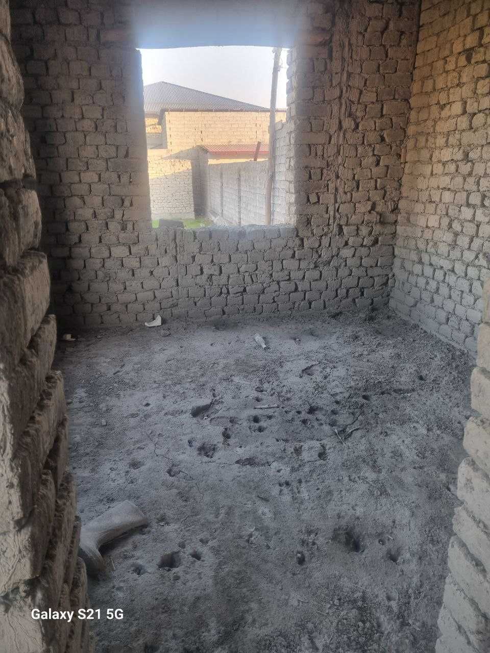 SOTILADI 9.9 sotix hovli