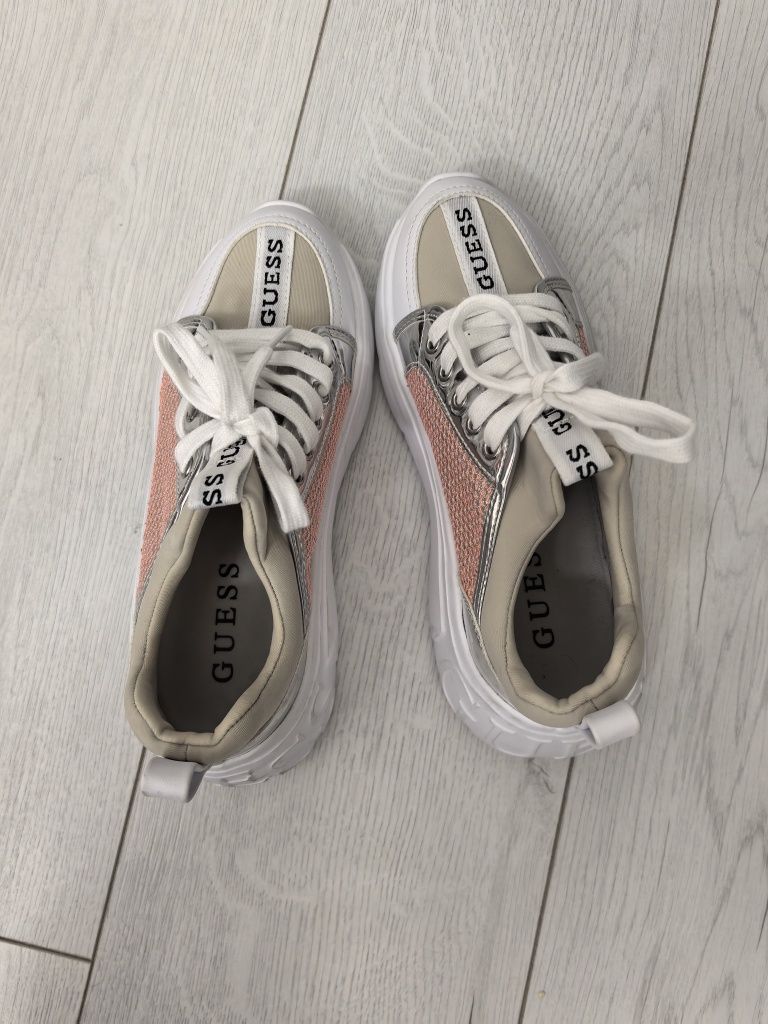Adidasi Guess Speerit marime 36, noi