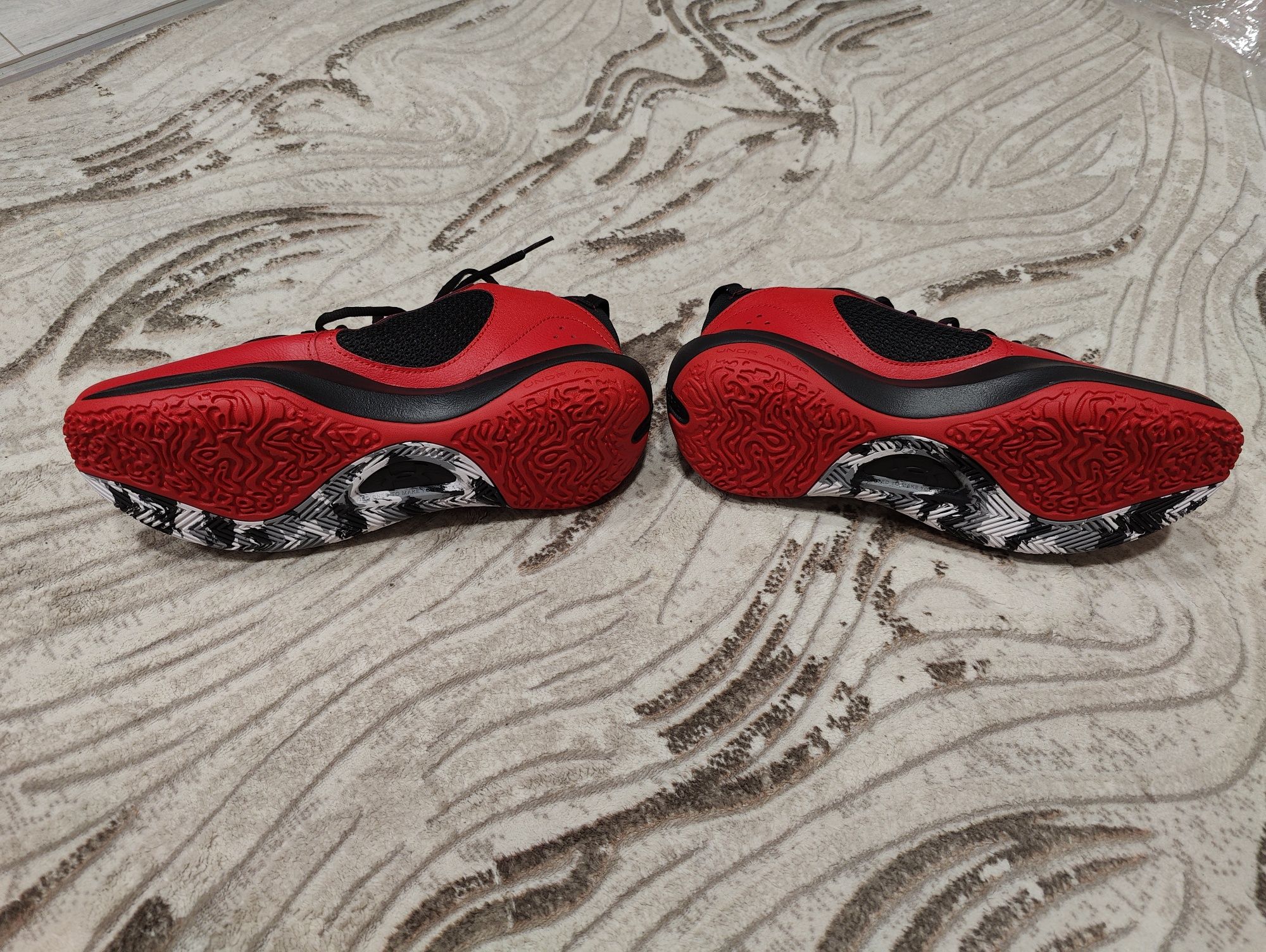 Продаётся мужские кроссовки Under Armour Lockdown 6 Red/Black New