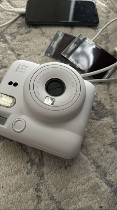 Продам моментальную камеру