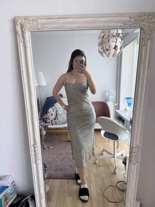 Блестяща рокля по тялото