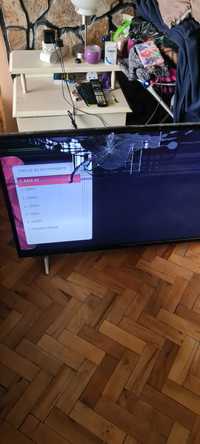 Телевизор Hitachi 50inch счупен екран но работи
