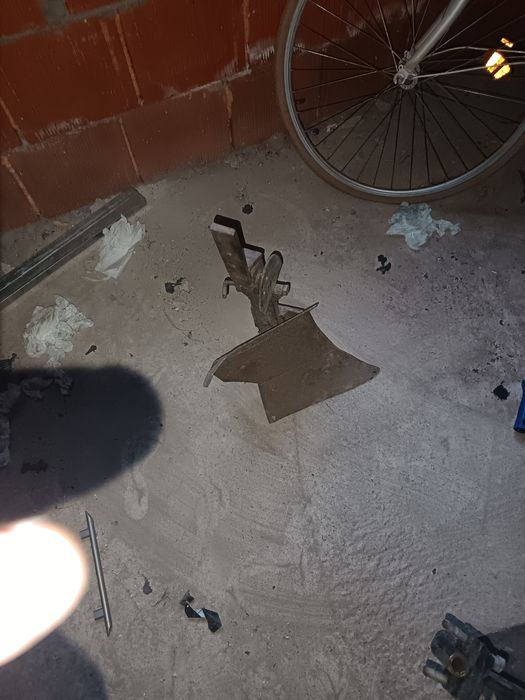 Plug și rărită de scos cartofi