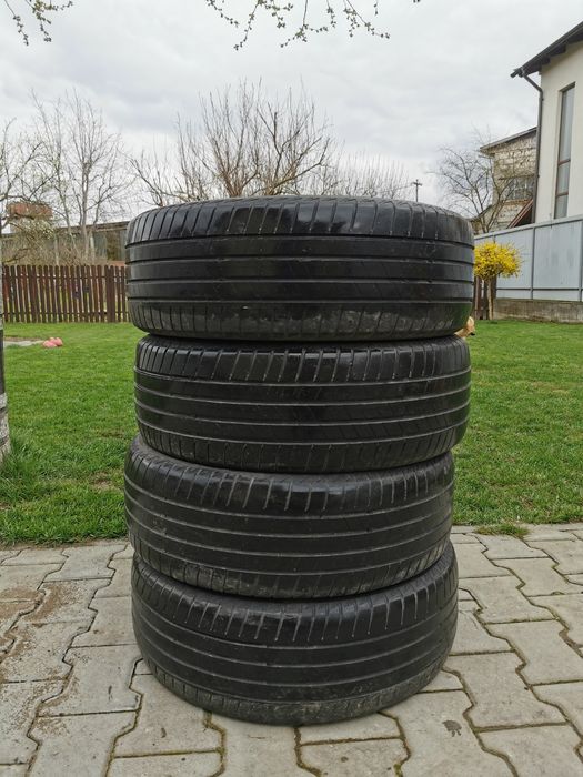 Vând cauciuri de vara Bridgestone 215/60/16