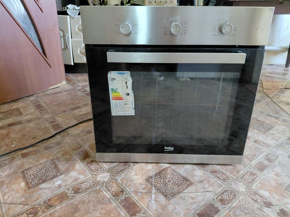 Встраиваемый духовой шкаф Beko BIC 22100 X