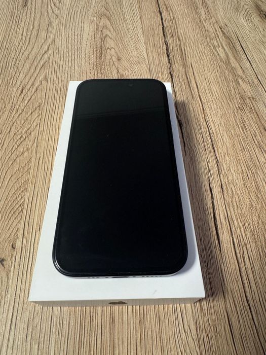 Vand Iphone 16 Negru