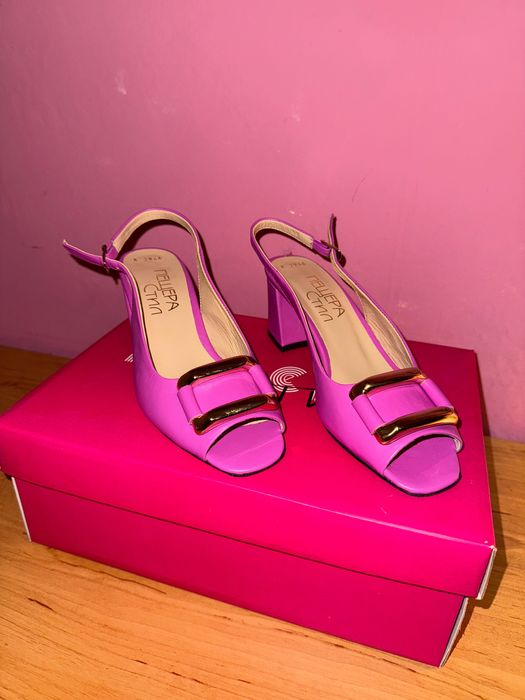 Дамски сандали естествена кожа