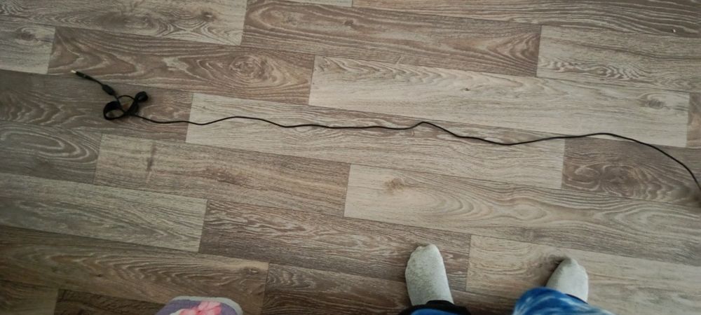 Продам зарядку для Lenovo б/у