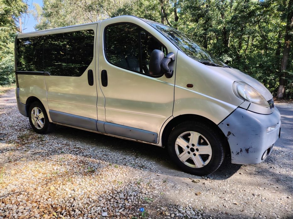 Opel vivaro 8+1 diesel 1.9 ( Nu Renault trafic sau primastar)