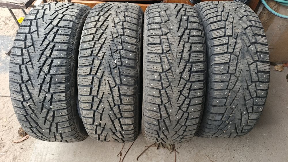 Продам шины 215/50/17