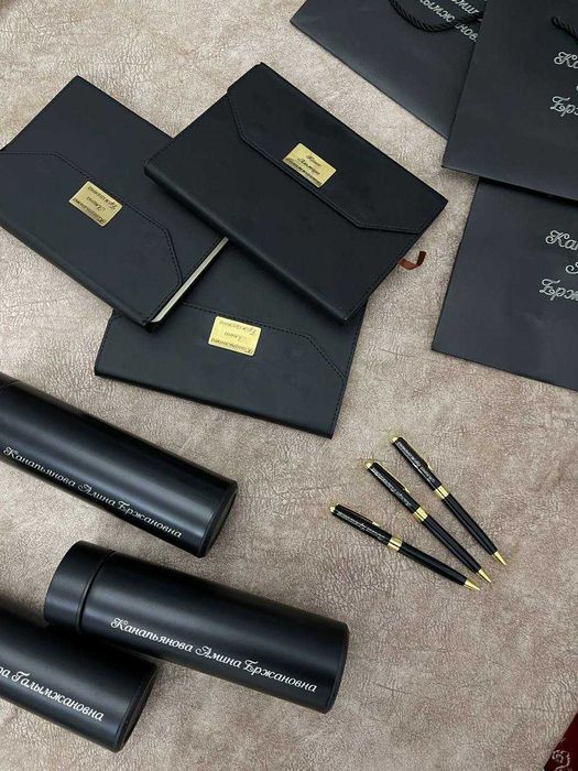 Именные корпоративные подарки — блокнот, термос, ручка, пакет