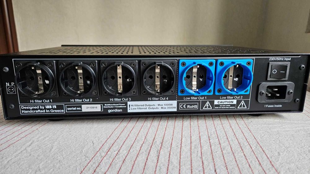 LAB 12 Gordian Multifunctional Power Distributor / Conditioner