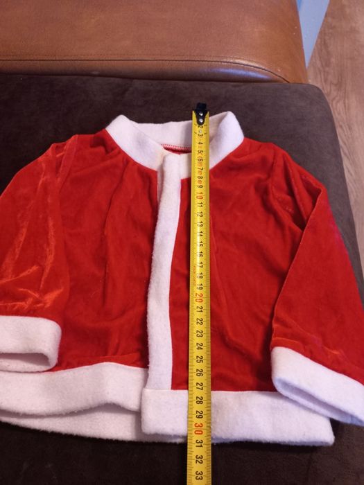 Vând costum bebe Mos Crăciun 6-12 luni