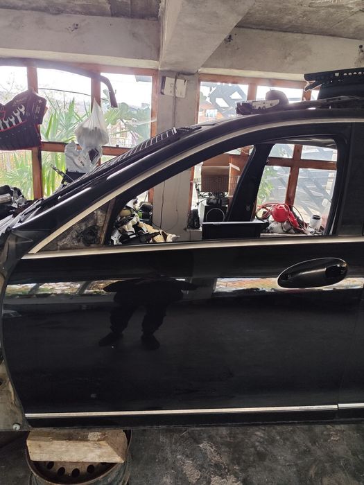 Предна лява врата Mercedes S class W221 Long