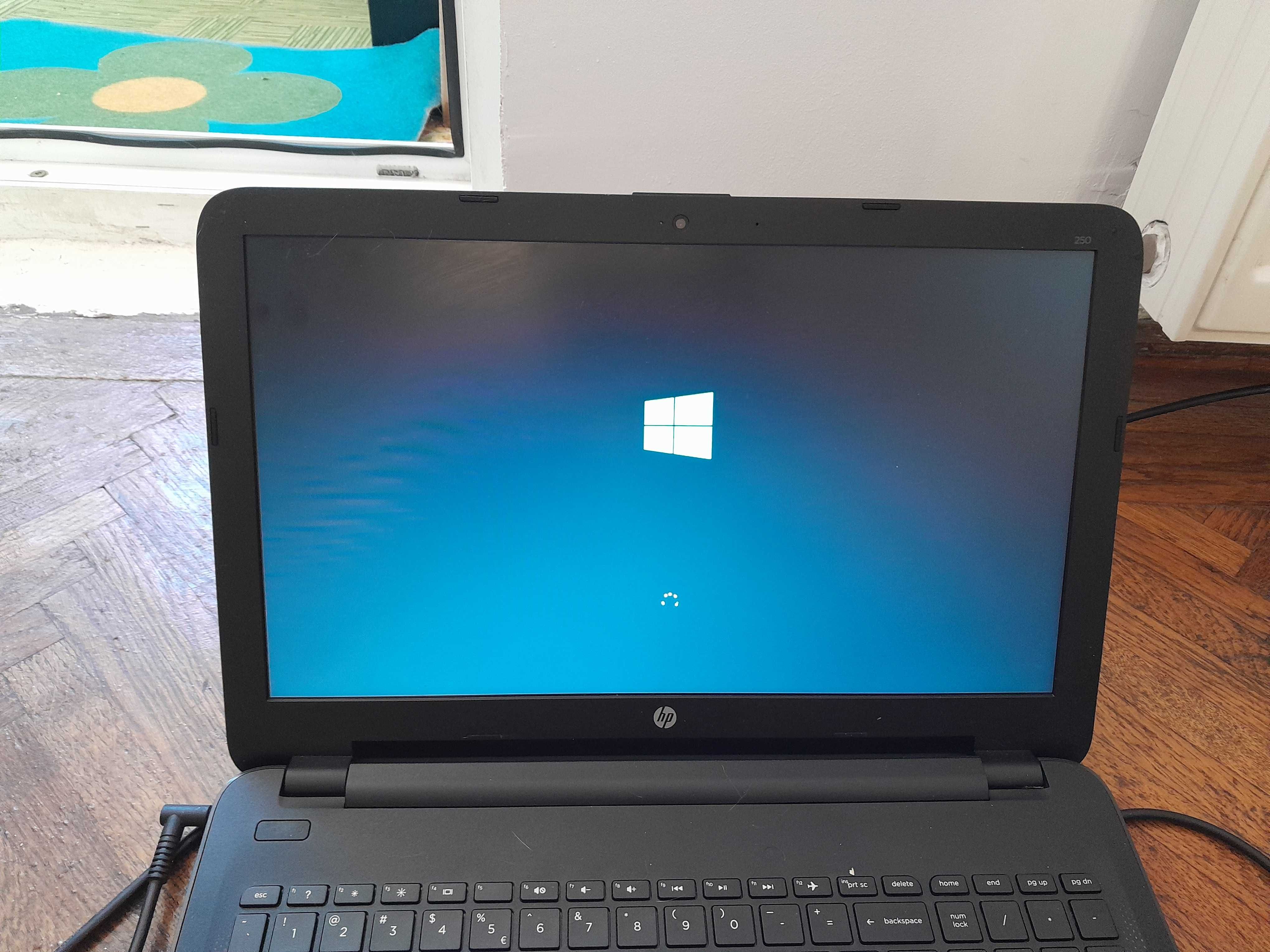 Laptop HP 250 G4 cu procesor Intel® Celeron® N3050 1.6GHz,